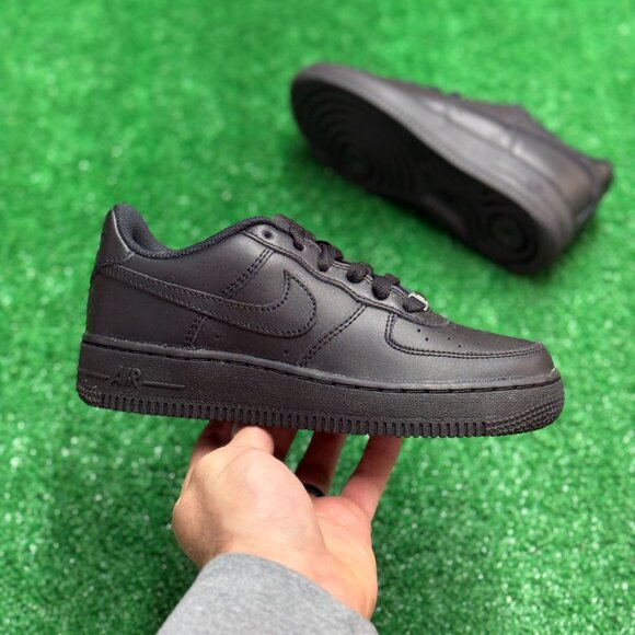 Nike Air Force 1 LE Low GS Sportswear Shoes Black FV5951-001 NEW* Sz 2.5